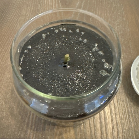 SOLD - Yankee‎ Candle Balsam & Cedar Scented Jar Candle, 14.5 oz - Picture 4 of 5